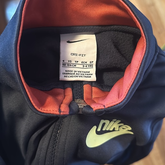 Nike Set - Picture 4 of 4